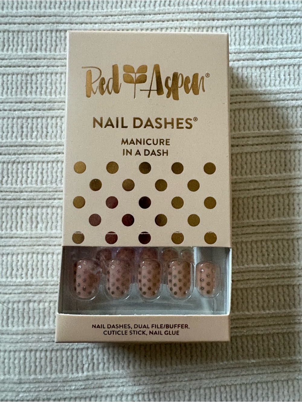 Red Aspen Nail Dashes Press-On Nails - Beige with Gold Dots Tres Chic Tracy